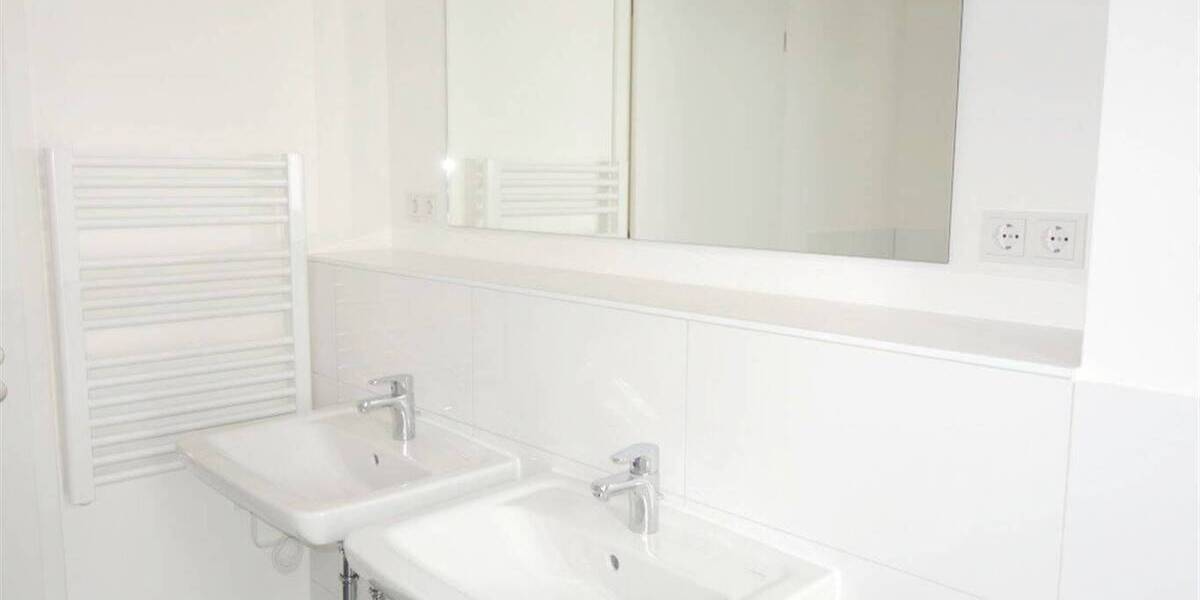 Zimmer Mönchengladbach Stadtmitte - 4 Zimmer, 128 m&sup2;, 1.714&euro; | Angebot:26453952