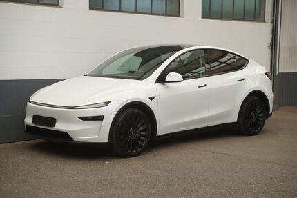 Tesla Model Y 4.732 km 59.950 &euro; Mönchengladbach 41236