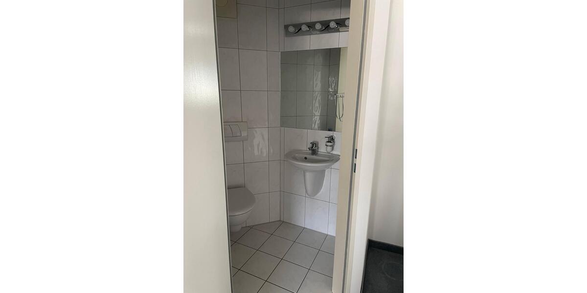 Etagenwohnung Mönchengladbach - 3 Zimmer, 130 m&sup2;, 1.705&euro; | Angebot:26631282