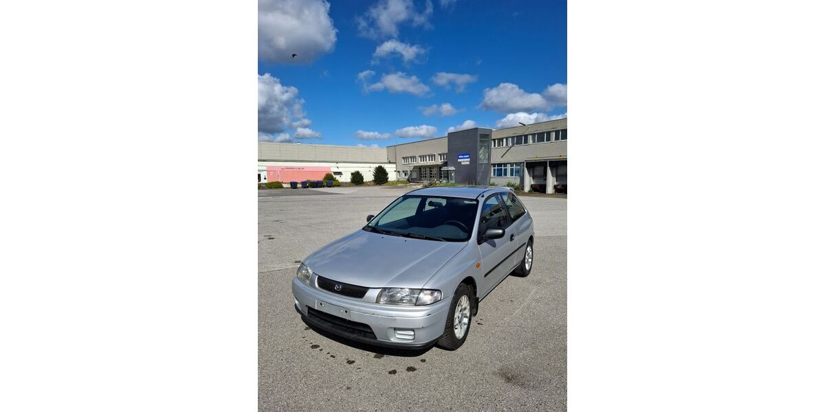 Mazda 323 115.558 km 900 &euro; Krefeld 47809