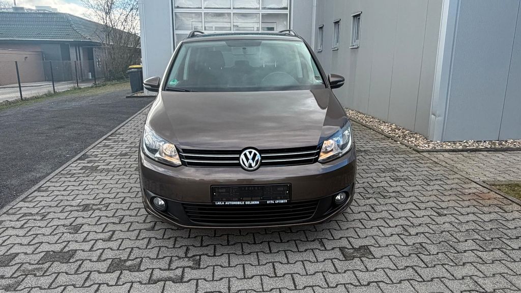 VW Touran 265.000 km 5.000 &euro; GELDERN 47608