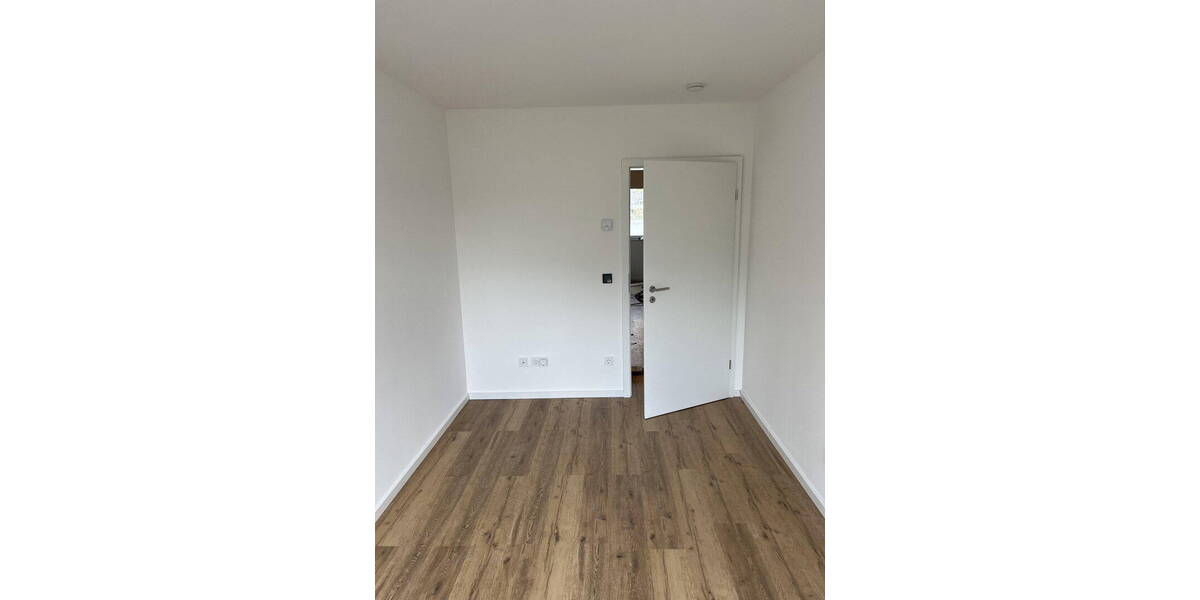 Reihenendhaus Moers Hochstraß - 4 Zimmer, 105 m&sup2;, 1.480&euro; | Angebot:26607336