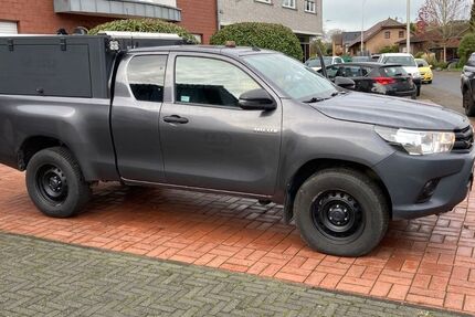 Toyota Hilux 246.000 km 20.825 &euro; Heinsberg 52525