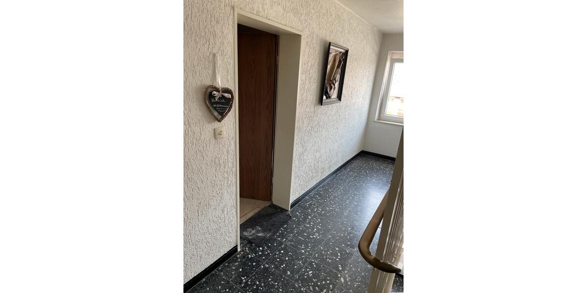 Etagenwohnung Mönchengladbach Ost - 1 Zimmer, 45 m&sup2;, 550&euro; | Angebot:26025008