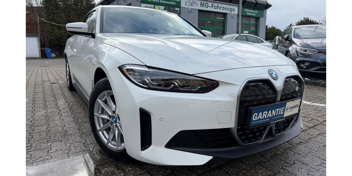 BMW i4 42.400 km 33.949 &euro; Mönchengladbach 41069
