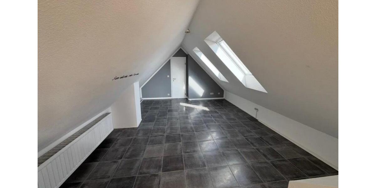 Dachgeschoßwohnung Mönchengladbach Nord - 3 Zimmer, 140 m&sup2;, 198.000&euro; | Angebot:26655393