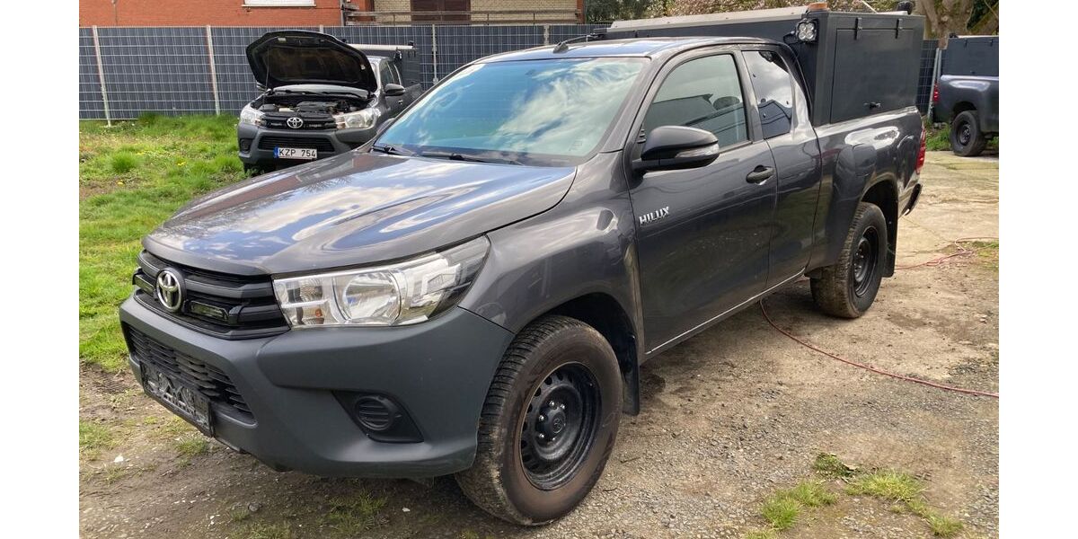Toyota Hilux 246.000 km 20.825 &euro; Heinsberg 52525