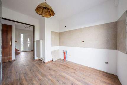 Haus Jüchen Gubberath - 5 Zimmer, 127 m&sup2;, 379.000&euro; | Angebot:25684018