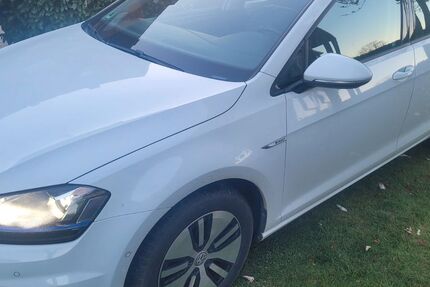 VW Golf 105.000 km 9.000 &euro; Niederkrüchten 41372