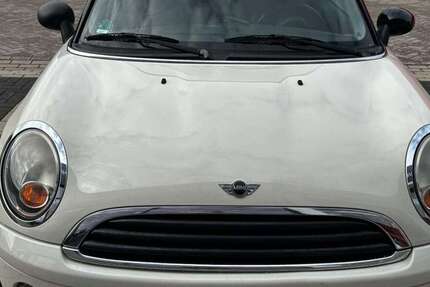 Mini One 176.043 km 2.899 &euro; Straelen, Stadt 47638