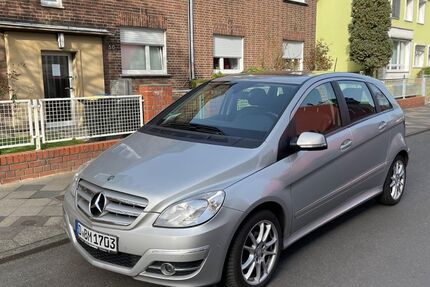Mercedes-Benz B 180 92.915 km 9.000 &euro; Düsseldorf 40468