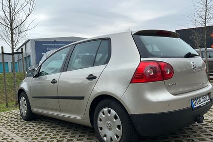 VW Golf 215.406 km 2.500 &euro; Dusseldorf 40595