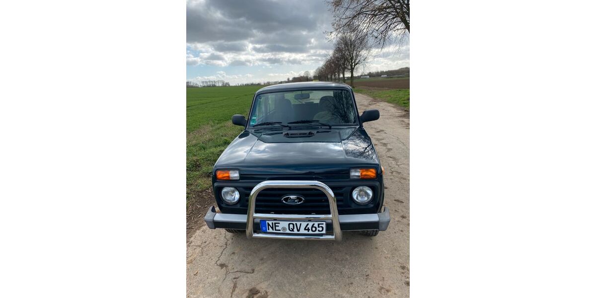 Lada Niva 48.189 km 9.250 &euro; Jüchen 41363