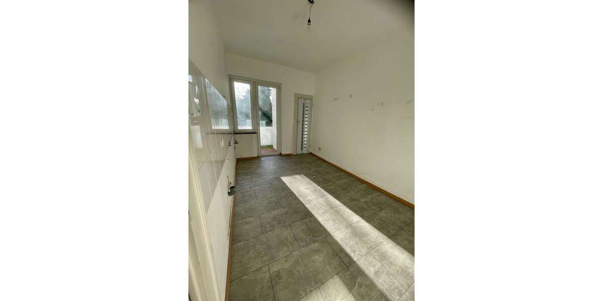 Etagenwohnung Mönchengladbach Süd - 3 Zimmer, 95 m&sup2;, 900&euro; | Angebot:23538617