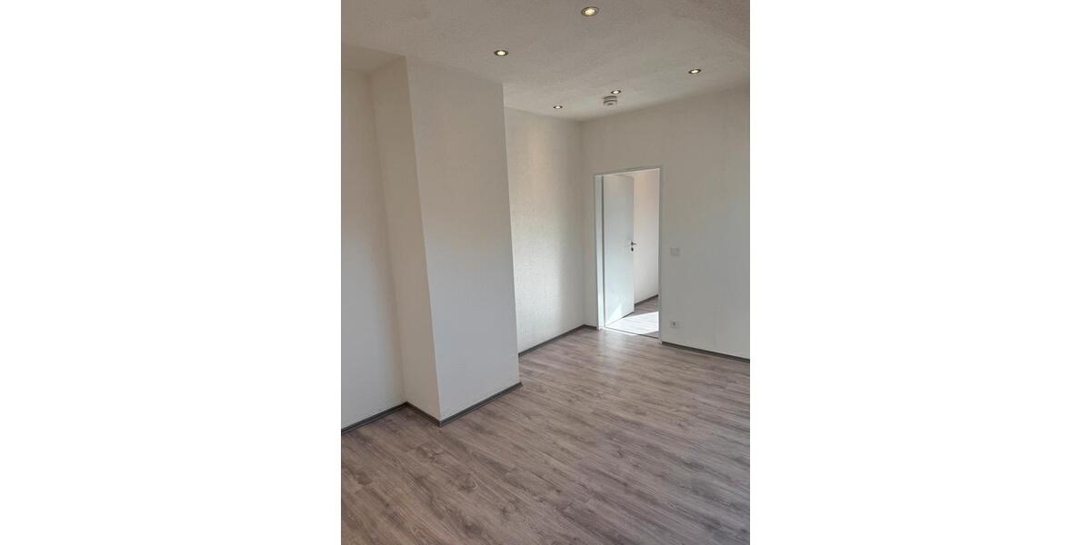 Dachgeschoßwohnung Krefeld - 2 Zimmer, 65 m&sup2;, 700&euro; | Angebot:25994299
