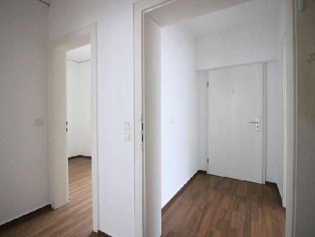 Etagenwohnung Krefeld - 2 Zimmer, 65 m&sup2;, 500&euro; | Angebot:25255768