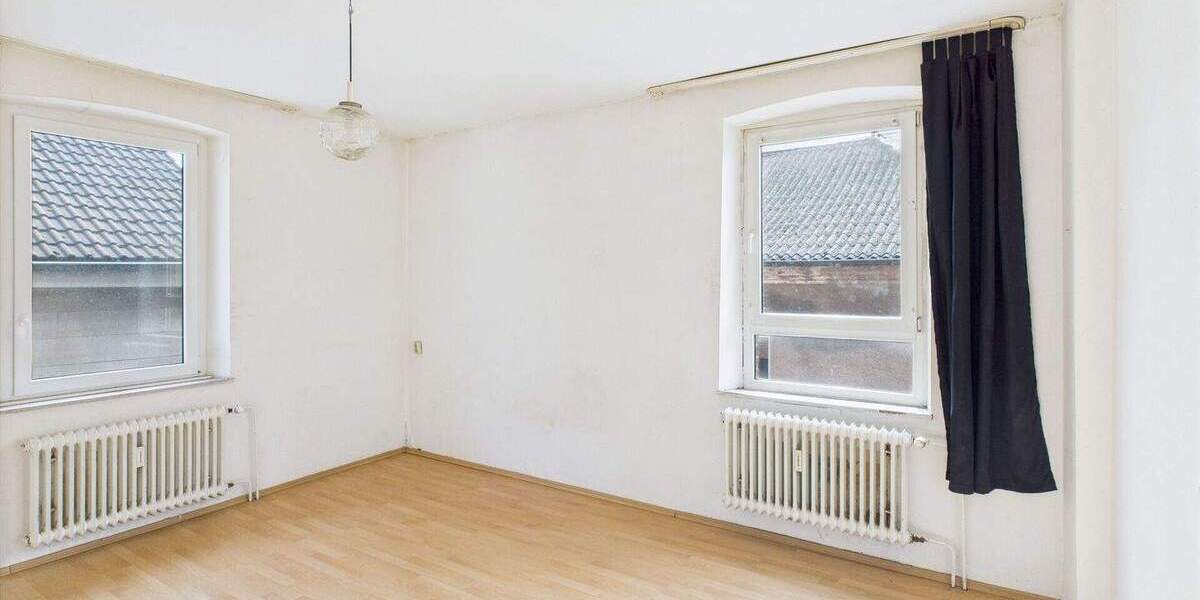 Mehrfamilienhaus, Wohnhaus Hückelhoven Brachelen - 9 Zimmer, 200 m&sup2;, 239.000&euro; | Angebot:25662076