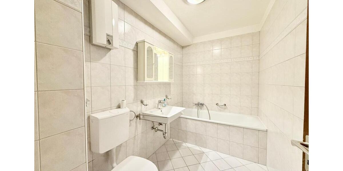 Erdgeschoßwohnung Düsseldorf Stadtbezirk 6 - 3 Zimmer, 93 m&sup2;, 1.200&euro; | Angebot:23762122