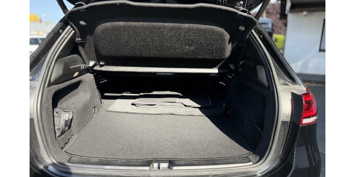 Mercedes-Benz B 200 d Comand Online / Kamera / Teilleder / DAB 34.000 km 25.290 &euro; Mönchengladbach 41066