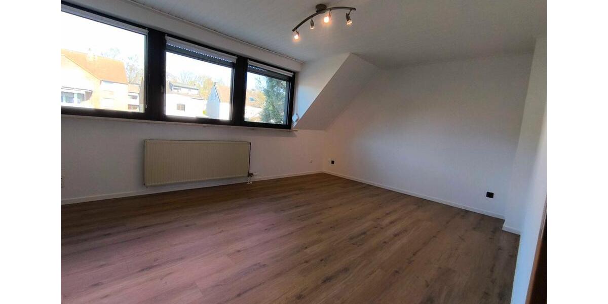 Dachgeschoßwohnung Nettetal - 3 Zimmer, 89 m&sup2;, 875&euro; | Angebot:26021734