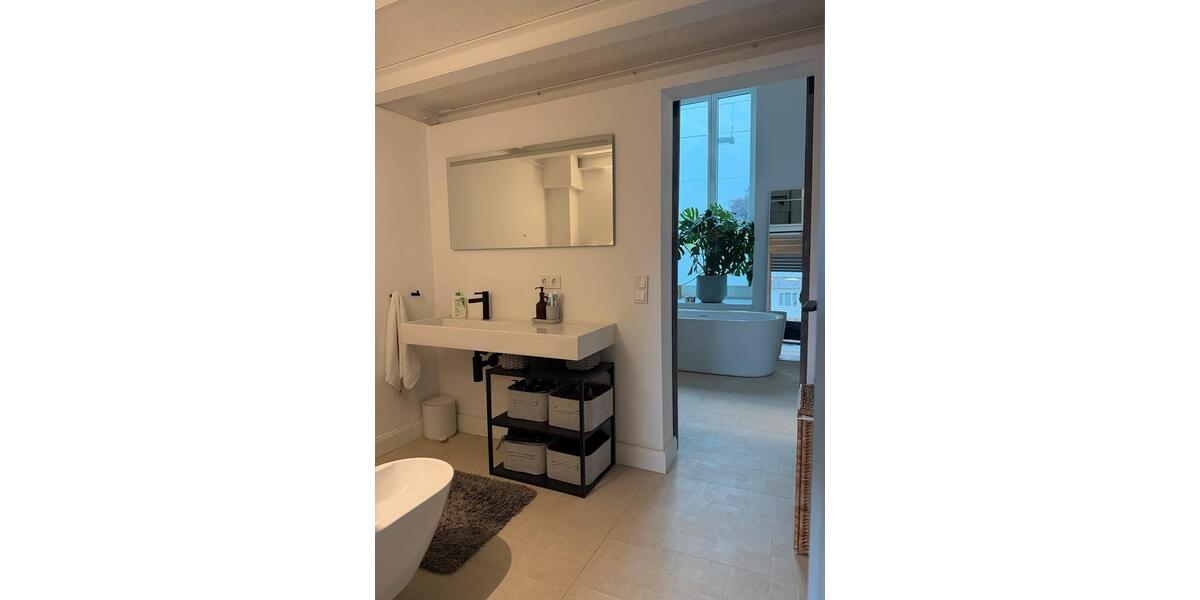 Etagenwohnung Düsseldorf Stadtbezirk 3 - 2.5 Zimmer, 124 m&sup2;, 2.260&euro; | Angebot:26582022
