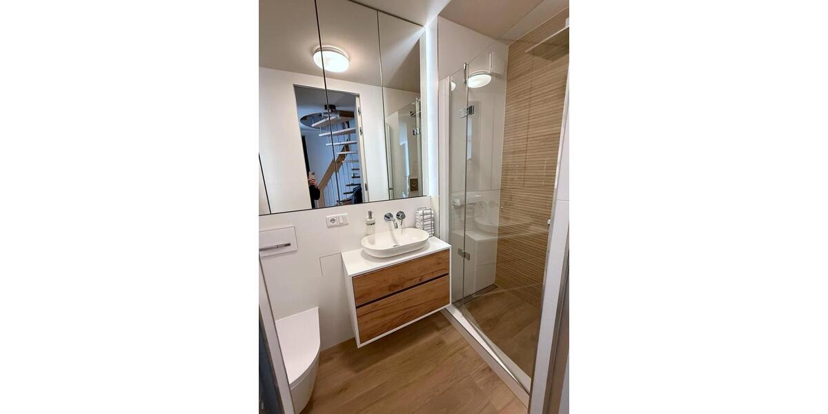 Maisonettenwohnung Düsseldorf Derendorf - 4.5 Zimmer, 100 m&sup2;, 2.100&euro; | Angebot:25637901