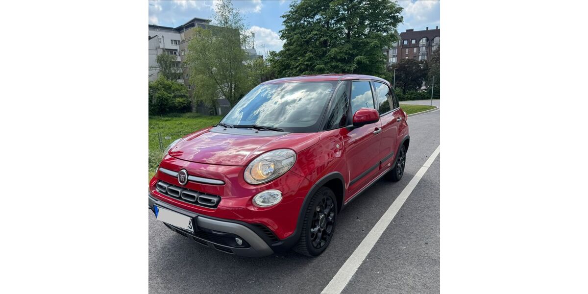 Fiat 500L 107.640 km 10.490 &euro; Düsseldorf 40599