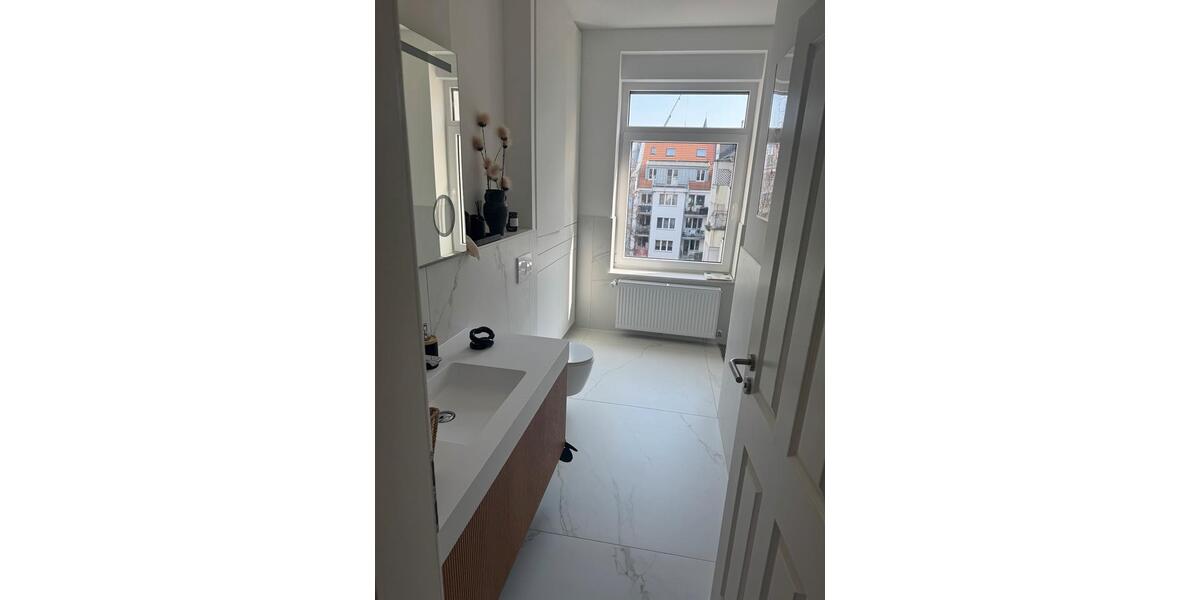 Dachgeschoßwohnung Düsseldorf Stadtbezirk 3 - 5 Zimmer, 140 m&sup2;, 3.500&euro; | Angebot:25941058