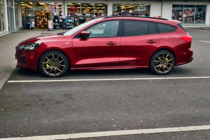 Ford Focus 95.700 km 13.333 &euro; Mönchengladbach 41063