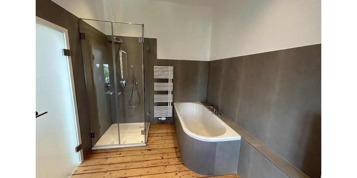 Dachgeschoßwohnung Mönchengladbach - 2 Zimmer, 120 m&sup2;, 1.190&euro; | Angebot:21978041