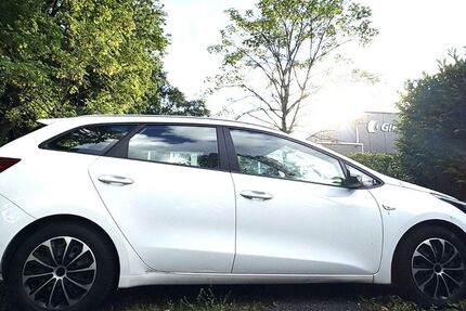 Kia ceed Sportswagon 318.000 km 3.150 &euro; Nettetal 41334