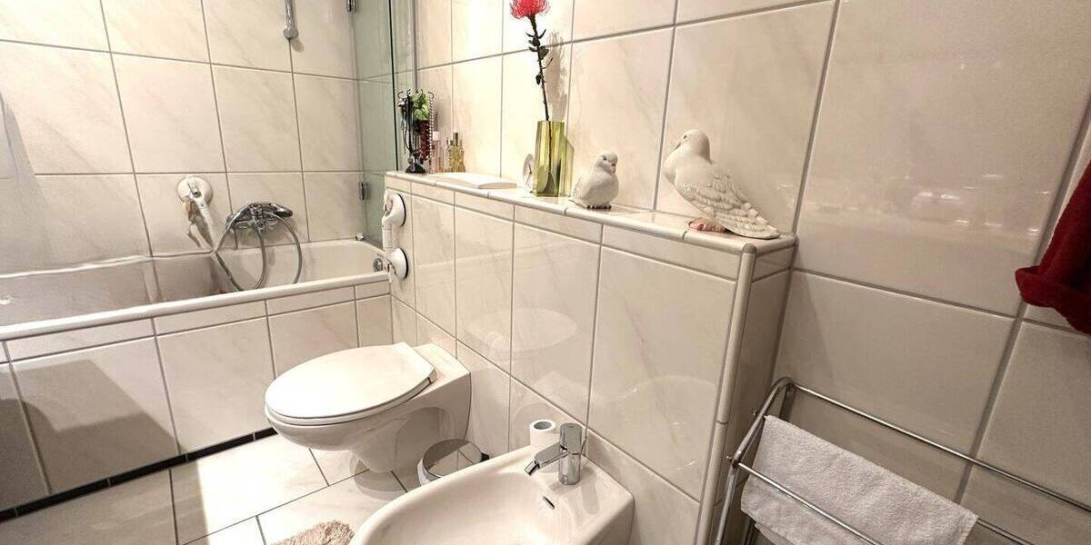 Etagenwohnung Düsseldorf Oberkassel - 4 Zimmer, 106 m&sup2;, 649.000&euro; | Angebot:26842324