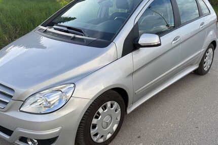Mercedes-Benz B 180 177.000 km 2.900 &euro; Mönchengladbach 41199