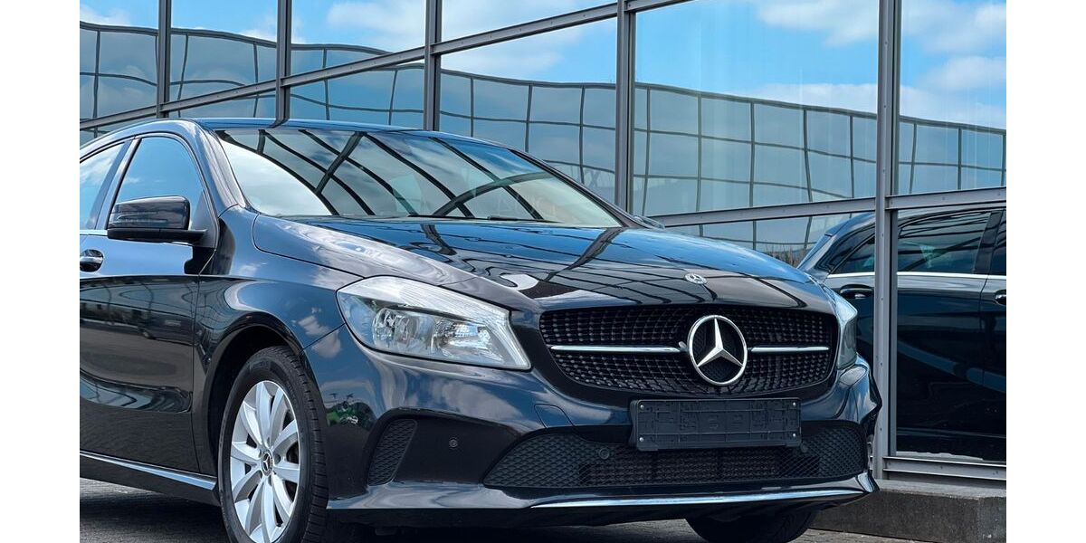 Mercedes-Benz A 180 149.744 km 12.990 &euro; Mönchengladbach 41068