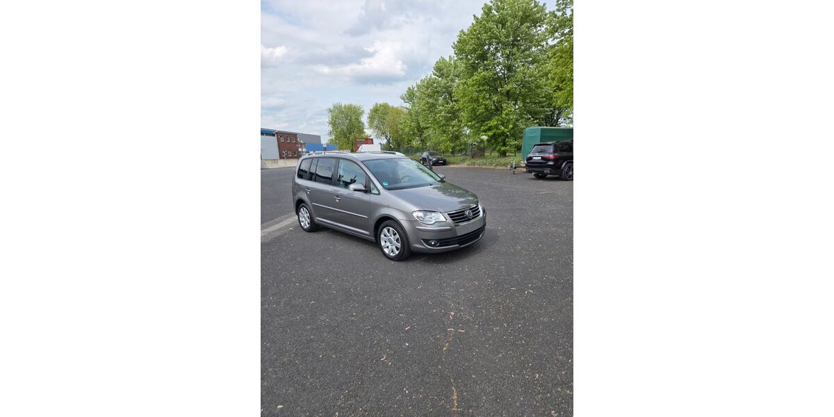 VW Touran 144.000 km 6.300 &euro; Wachtendonk 47669