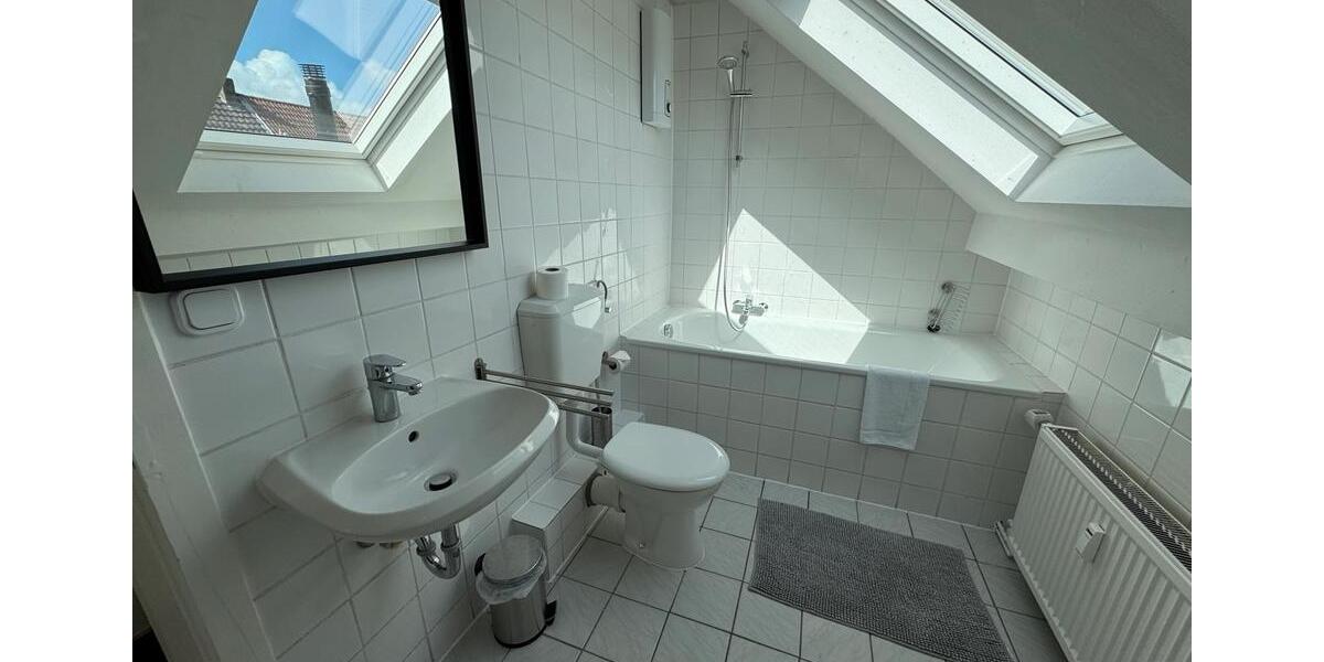 Dachgeschoßwohnung Mönchengladbach Nord - 1 Zimmer, 30 m&sup2;, 400&euro; | Angebot:26021447