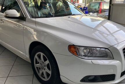 Volvo V70 236.800 km 7.900 &euro; Düsseldorf 40233
