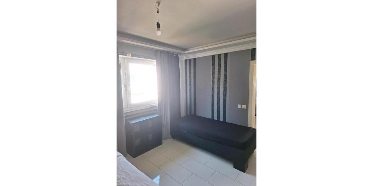 Etagenwohnung Krefeld Benrad - 2 Zimmer, 70 m&sup2;, 25&euro; | Angebot:26033844