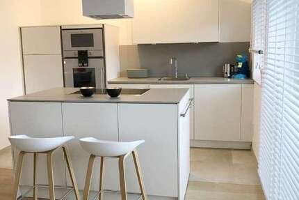 Wohnung Düsseldorf Oberkassel - 2 Zimmer, 64 m&sup2;, 1.350&euro; | Angebot:27116358