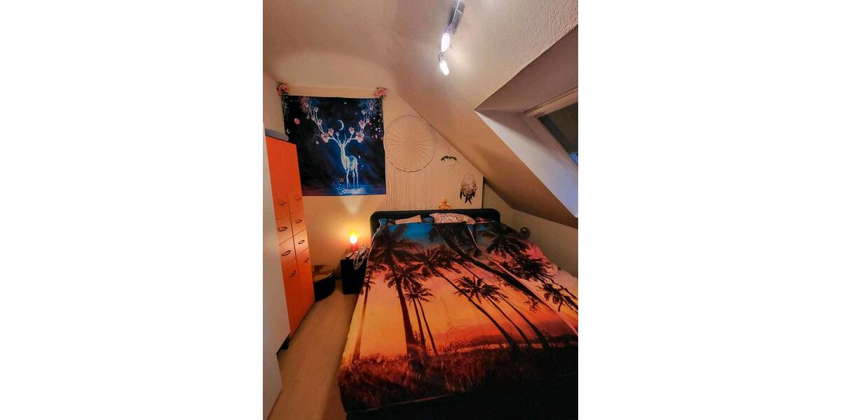 Dachgeschoßwohnung Krefeld Hüls - 2 Zimmer, 58 m&sup2;, 613&euro; | Angebot:26036366