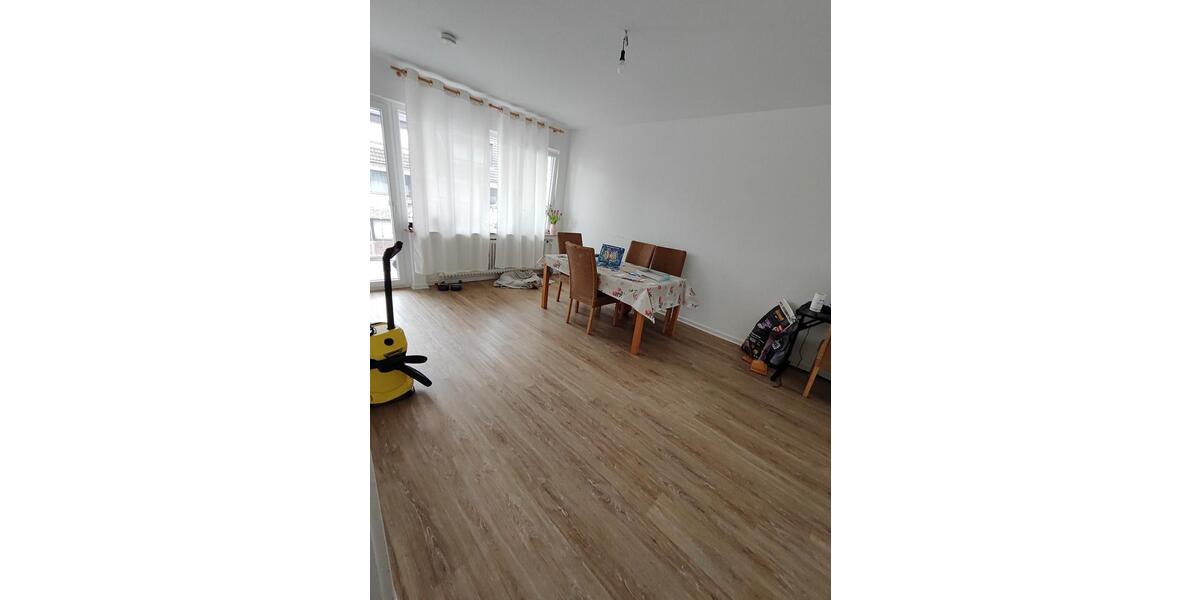 Etagenwohnung Krefeld - 3 Zimmer, 92 m&sup2;, 820&euro; | Angebot:25217900