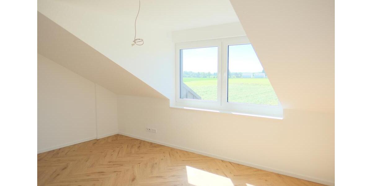 Reihenhaus Mönchengladbach West - 3 Zimmer, 130 m&sup2;, 1.700&euro; | Angebot:26429794