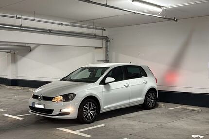 VW Golf 185.000 km 11.800 &euro; Düsseldorf 40477