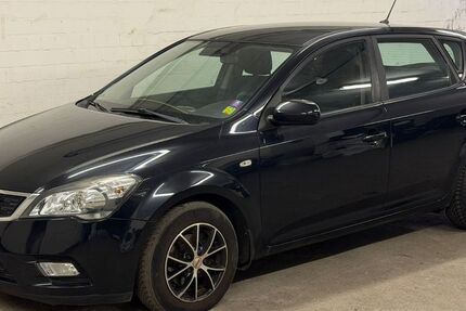 Kia ceed / Ceed 245.600 km 2.400 &euro; Düsseldorf 40468