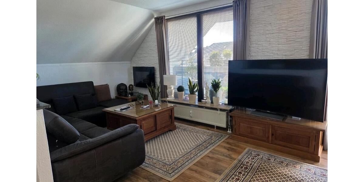 Dachgeschoßwohnung Krefeld Cracau - 3 Zimmer, 85 m&sup2;, 140.000&euro; | Angebot:26084764