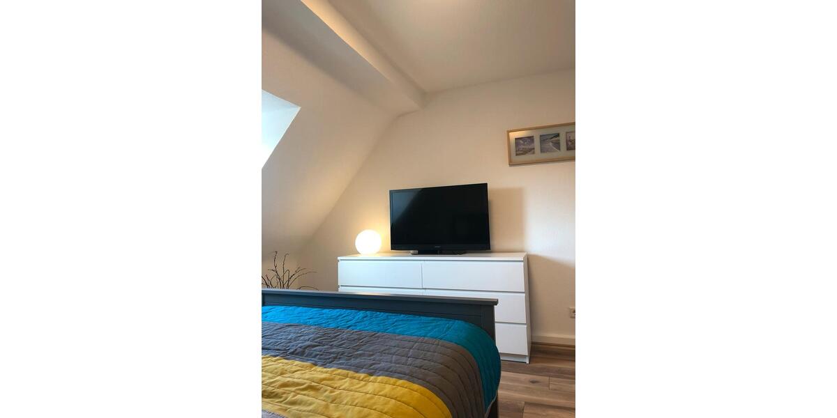 Dachgeschoßwohnung Düsseldorf Stadtbezirk 3 - 1 Zimmer, 38 m&sup2;, 1.090&euro; | Angebot:25405175