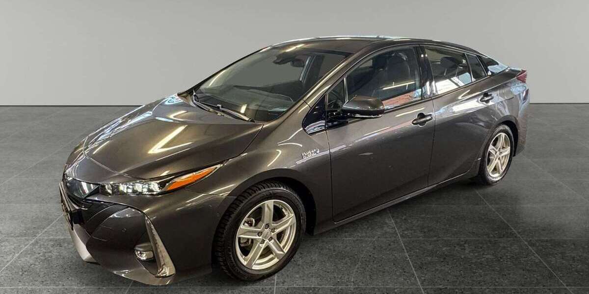 Toyota Prius 32.843 km 24.890 &euro; Düsseldorf 40233