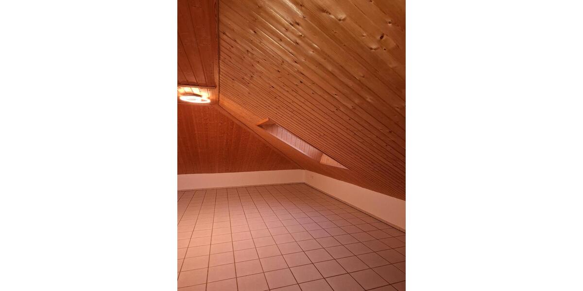 Dachgeschoßwohnung Mönchengladbach West - 2 Zimmer, 58 m&sup2;, 582&euro; | Angebot:25907531