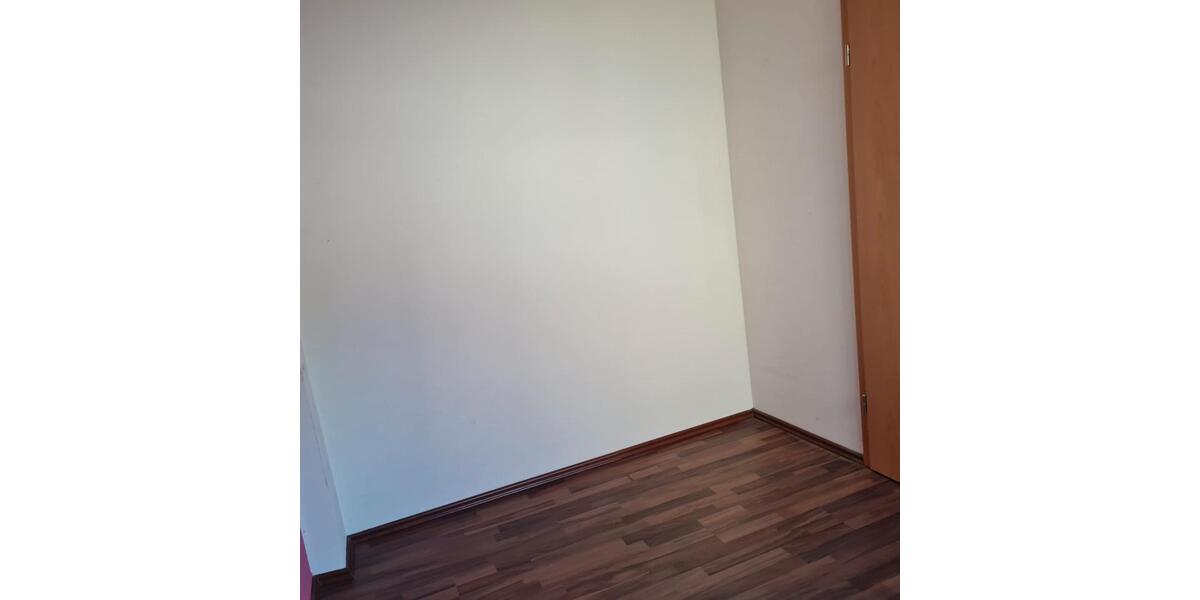 Dachgeschoßwohnung Krefeld Dießem - 2 Zimmer, 40 m&sup2;, 400&euro; | Angebot:25987306