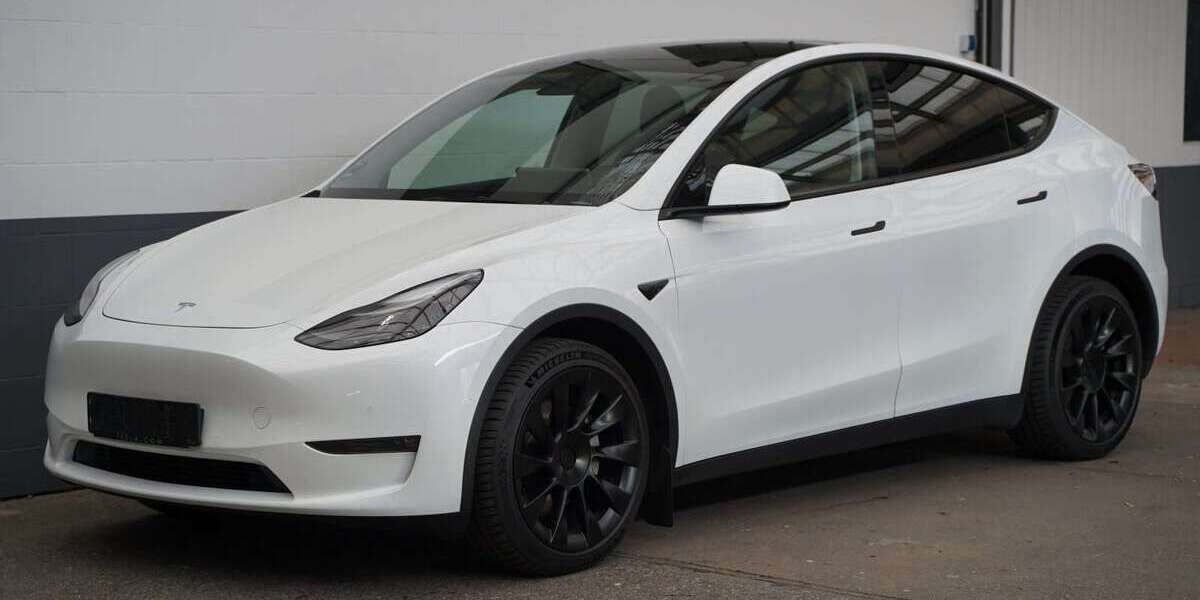 Tesla Model Y 66.103 km 32.850 &euro; Mönchengladbach 41236